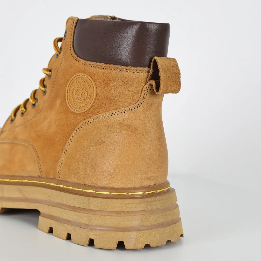 Copy price 💰620 Core recommendation Good price 🚀Timberland Timberland outdoor high-top casual rhubarb boots series #Guangdong Dachang quality Original box original packaging #25ss new style Fashion and trend matching The fabric is made of Italian 🇮🇹 top frosted fine-grained cowhide with anti-odor and anti-corrosion genuine leather latex insoles. The outsole and hardware are all made from OEM raw materials. They are the same as the original Goodyear never-opening process. Good products do not kill pigs. The quality of the first order is strictly controlled. Exclusively released on the entire network. The quality is beyond doubt. The whole set of official website unified packaging gives you a perfect wearing experience. The quality is exquisite and durable. A must-have for sportsmen. Specially designed to prevent handsomeness. High-quality and first-class foot feel. This winter, it is specially used for cold protection and outdoor use. Daily casual matching. Size: 39 40 41 42 43 44 (leather shoe size)
